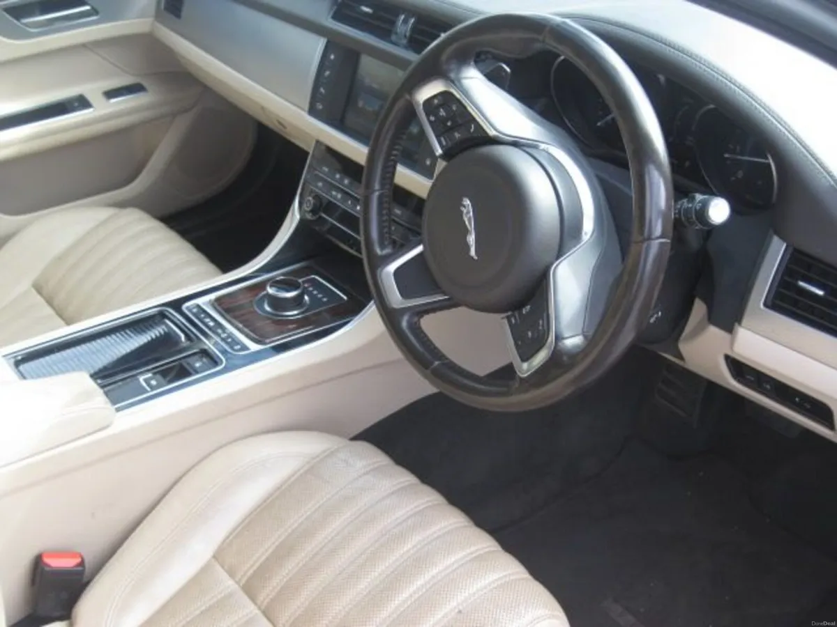 Jaguar XF 2017 2.0d - Image 5