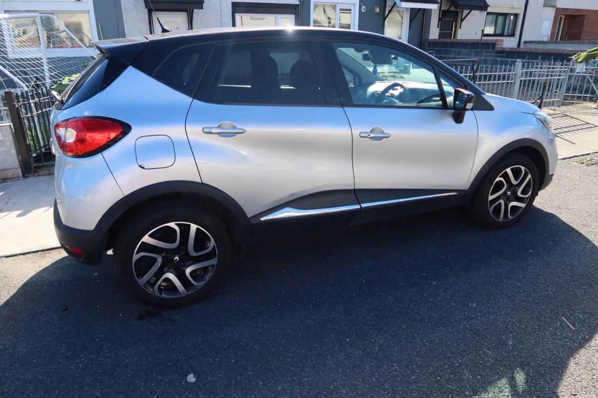 €9500 Renault Captur Dynamique S Nav– Low KM’s - Image 2
