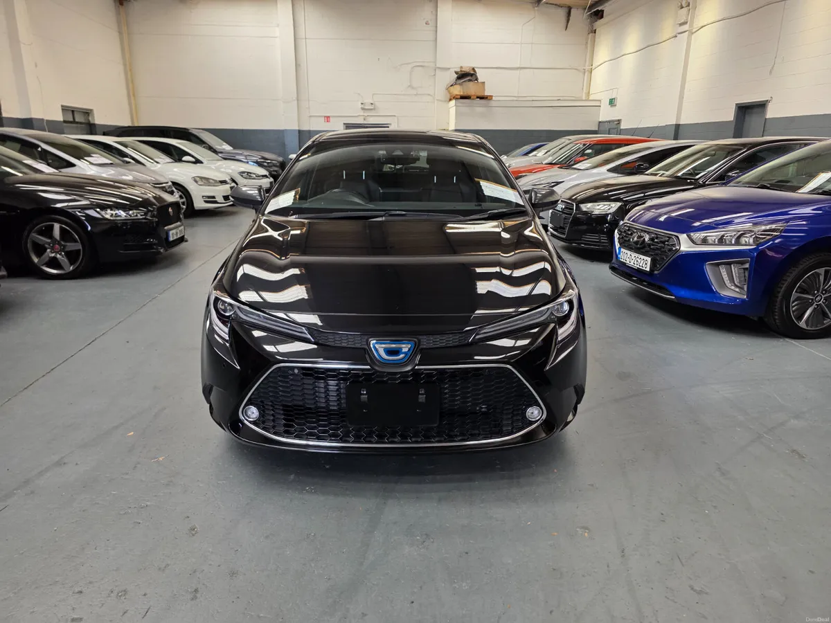 2020 Toyota Corolla Touring Hybrid - Image 2