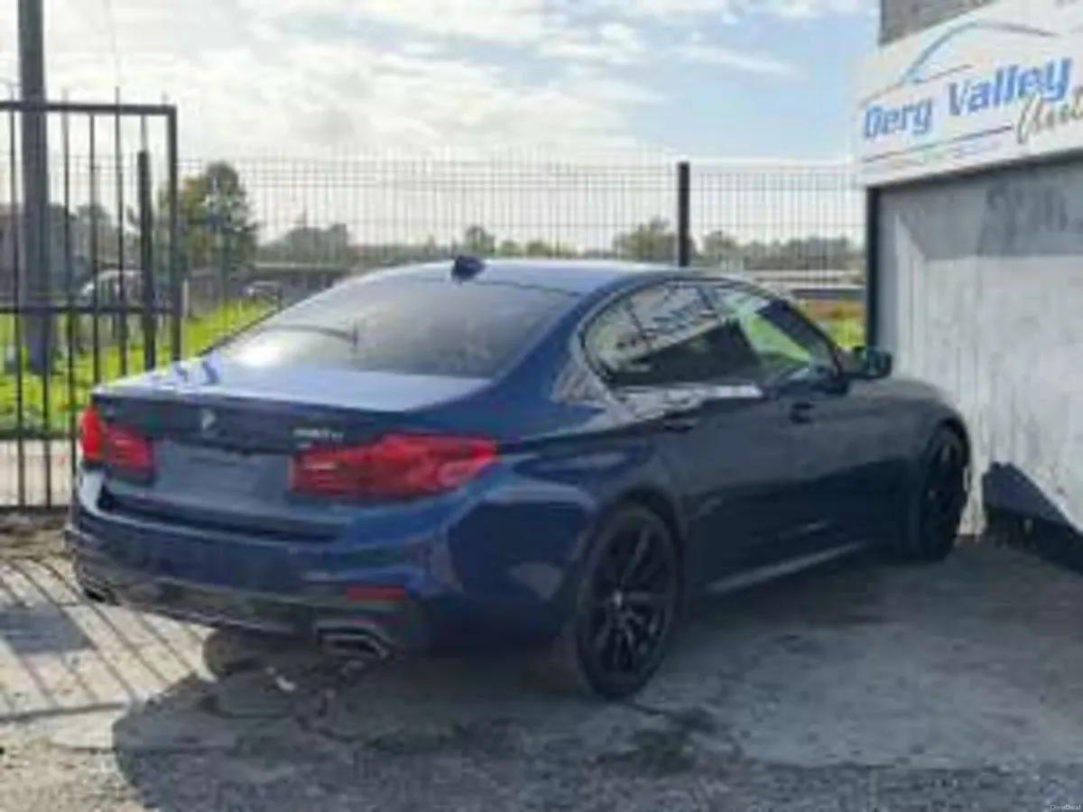 BMW 5 SERIES 2.0 520d xDrive M Sport Auto 4WD 4dr - Image 5