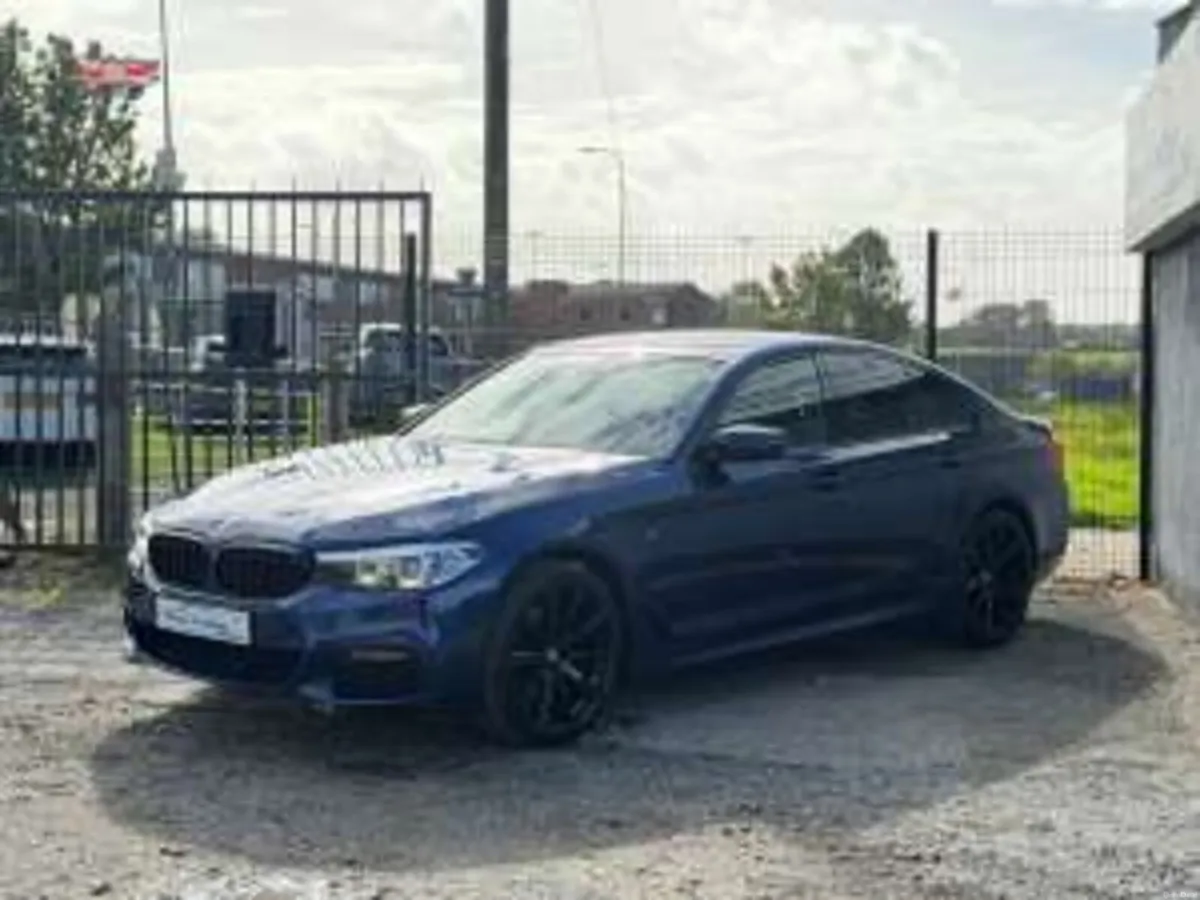 BMW 5 SERIES 2.0 520d xDrive M Sport Auto 4WD 4dr - Image 4