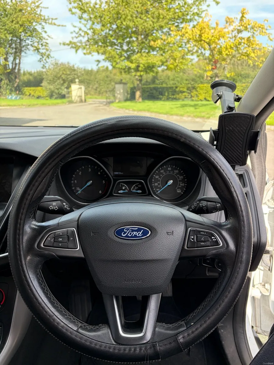Ford Focus - Image 6