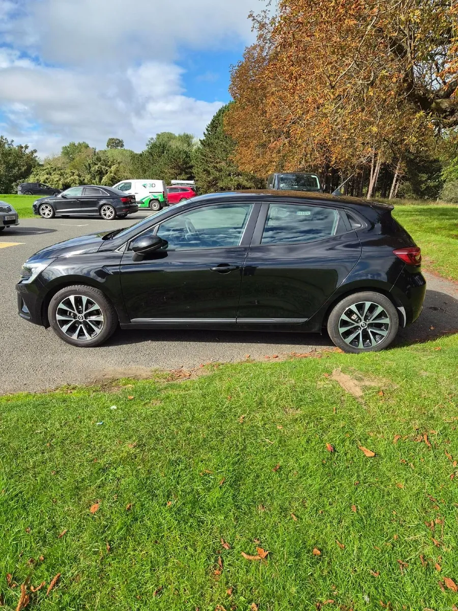 Renault Clio 2022 - Image 2
