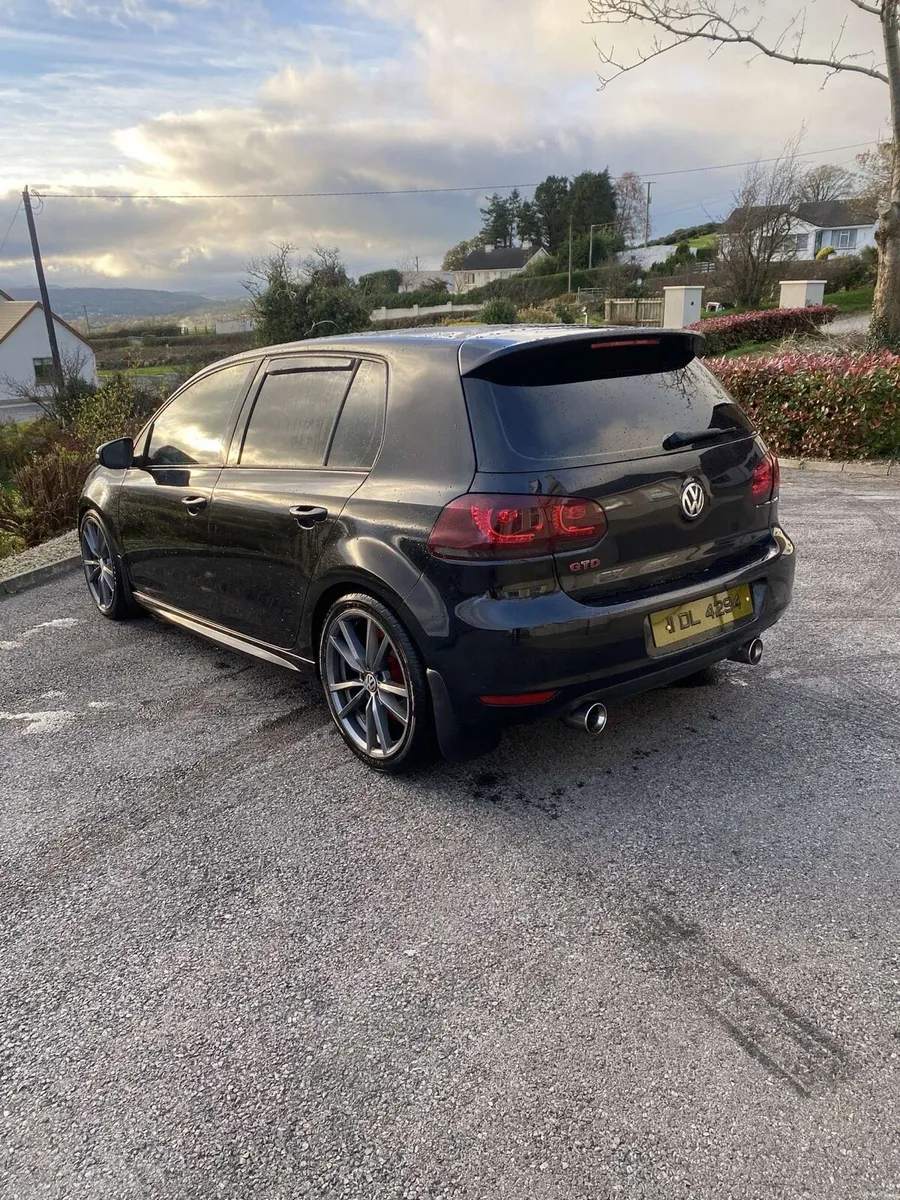 Car - Image 5
