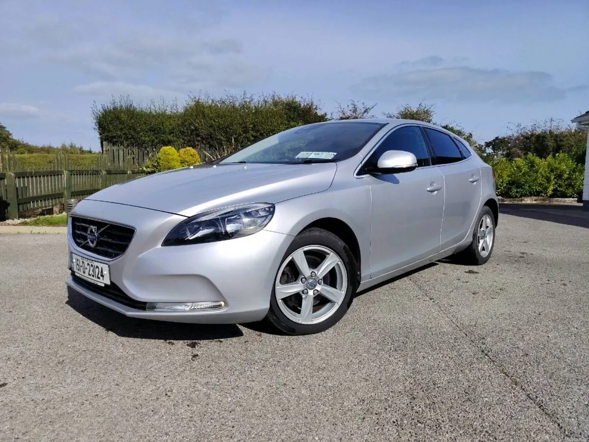 Volvo v40 - Image 4