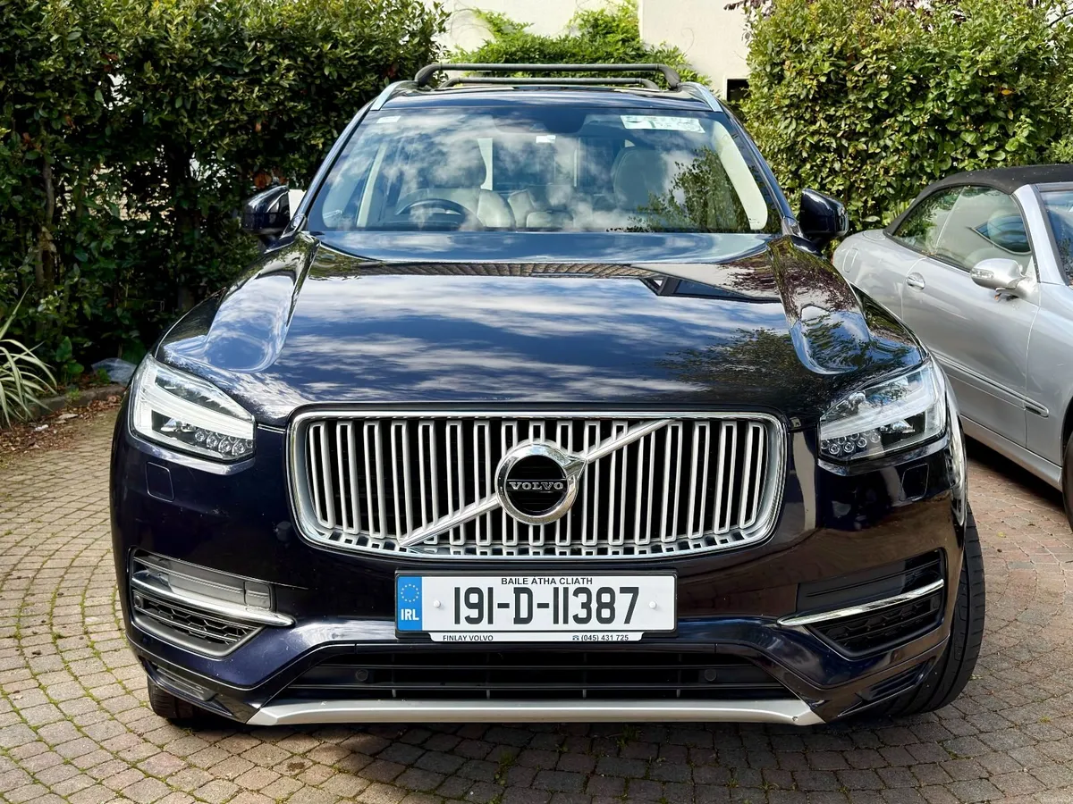 Volvo XC90 2019 Inscription PHEV 7 Seat Pan Roof - Image 2