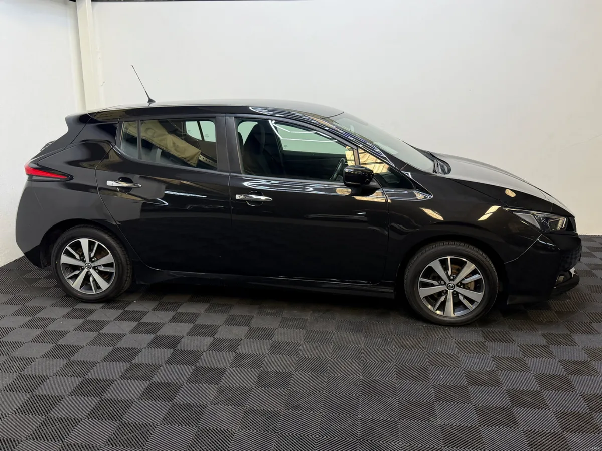 BEST VALUE *2021 Nissan Leaf *LOW KM** - Image 5