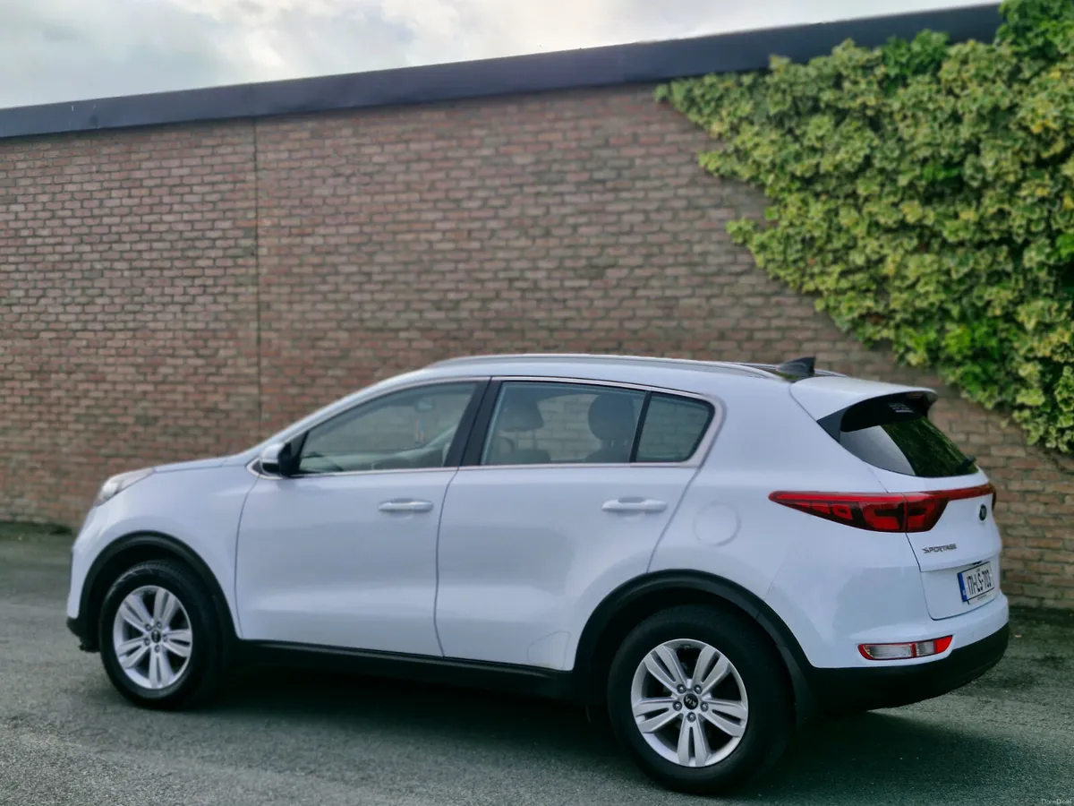 Kia Sportage PLATINUM S - Image 2