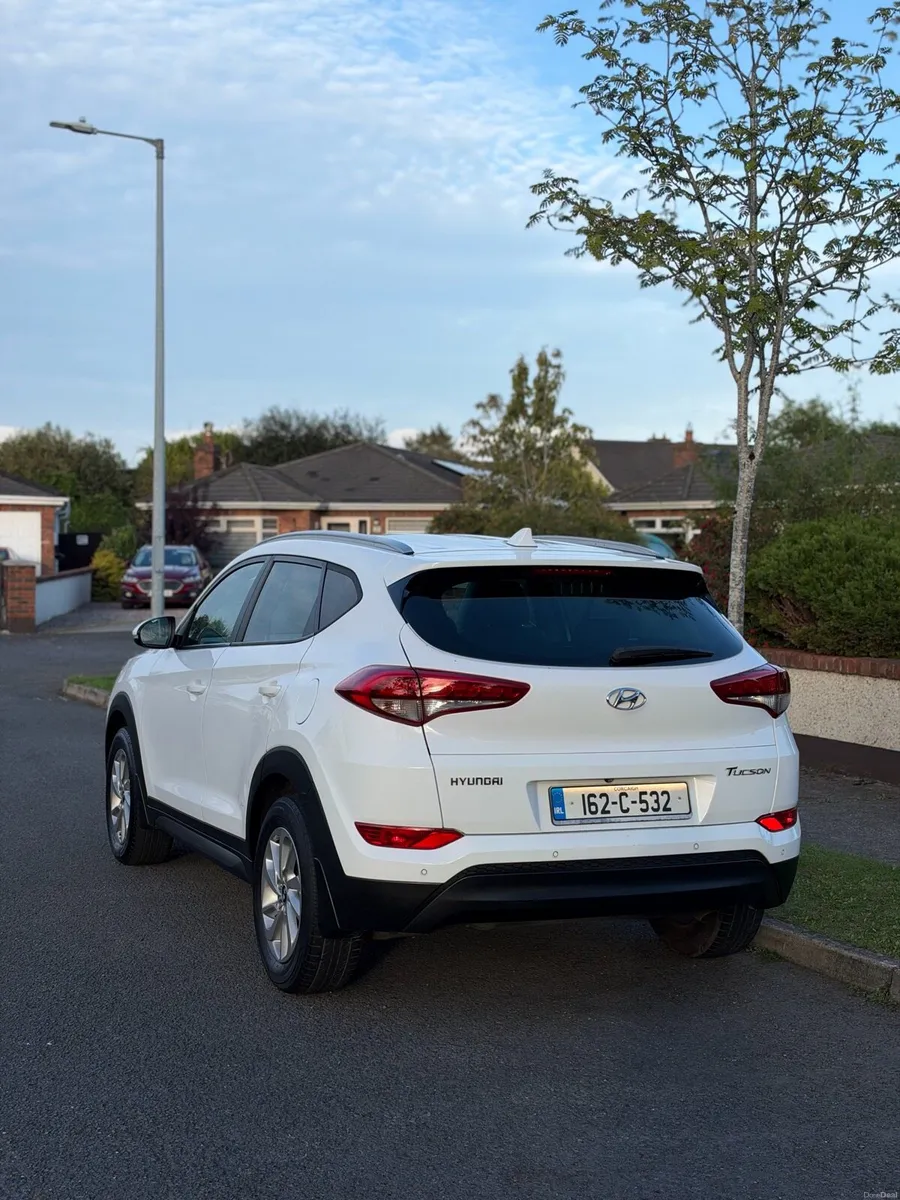 162 Hyundai Tucson Executive IMMACULATE CONDITION - Image 3