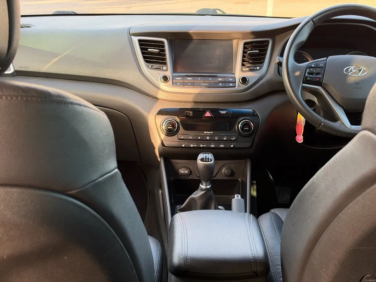 162 Hyundai Tucson Executive IMMACULATE CONDITION - Image 5