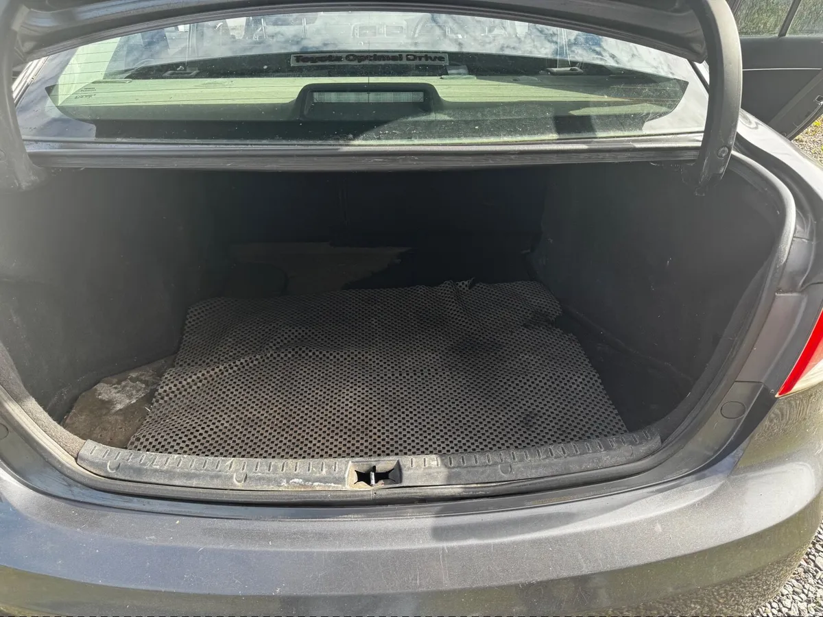 Toyota Avensis 2009 - Image 6