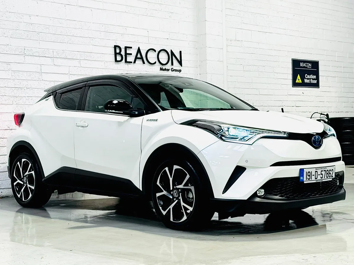 2019*31,000 MILES*HYBRID LUNA SPORT TOYOTA C-HR SE - Image 5