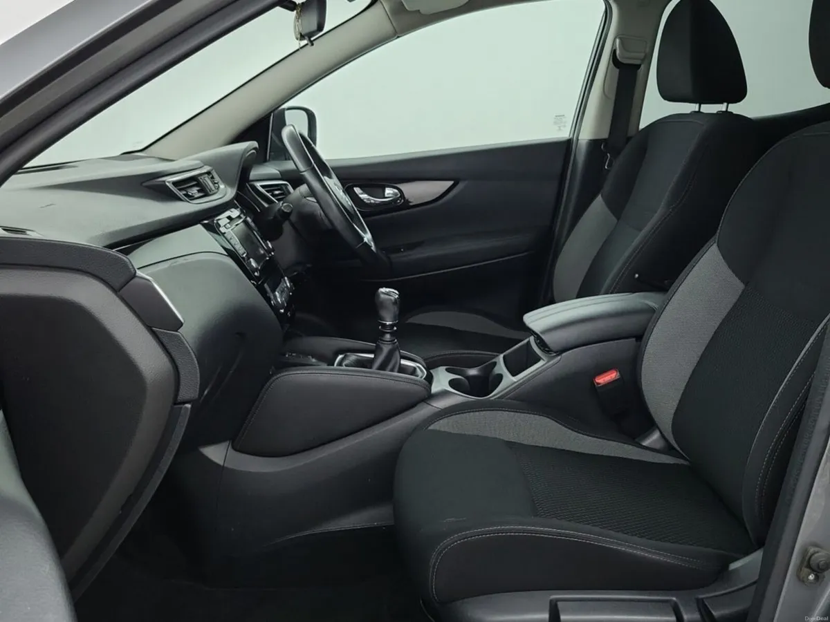 Nissan Qashqai 1.3 PET SV - Image 4