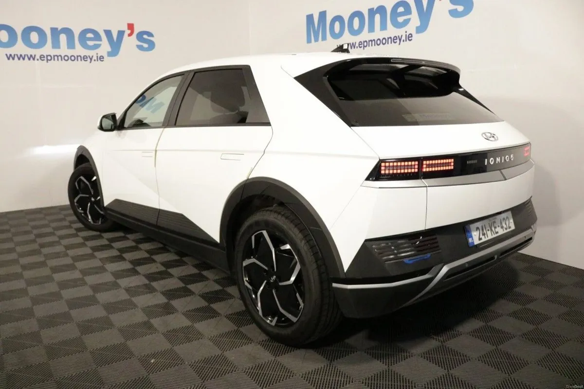 Hyundai IONIQ 5 Executive Plus 77KwH ev - Image 5