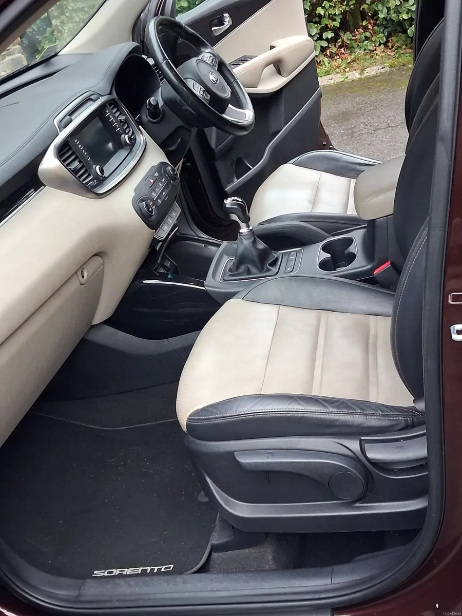 Kia Sorento 2017 - Image 5