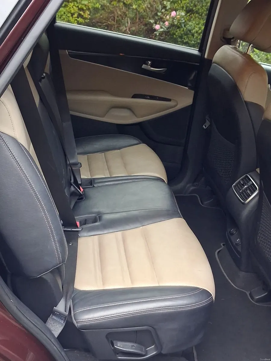 Kia Sorento 2017 - Image 6