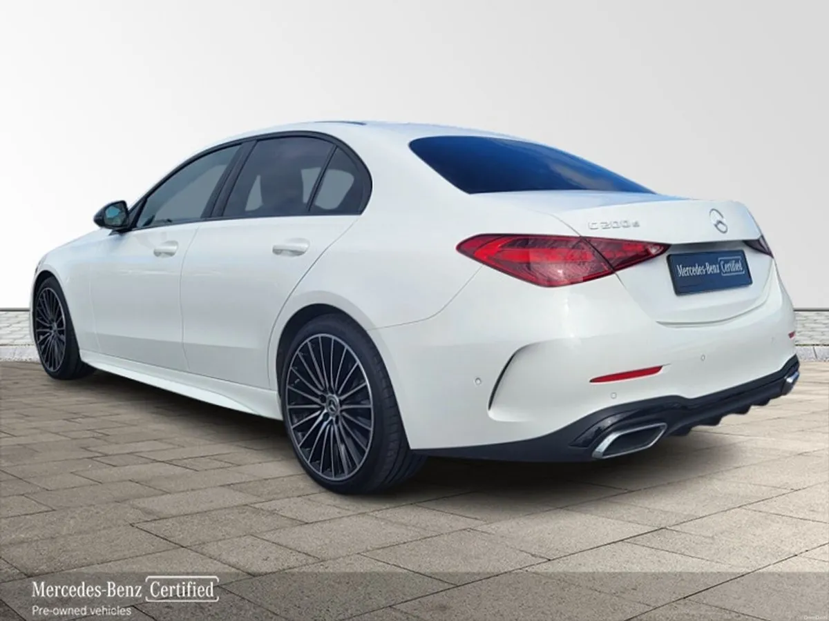 Mercedes-Benz C-Class C200d AMG Line Plus AUTO *(N - Image 3