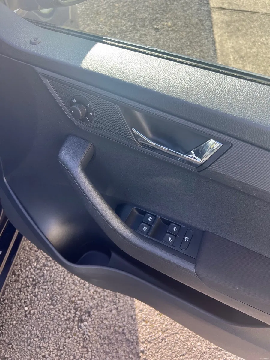 Skoda Fabia AMB 1.0 - Image 4