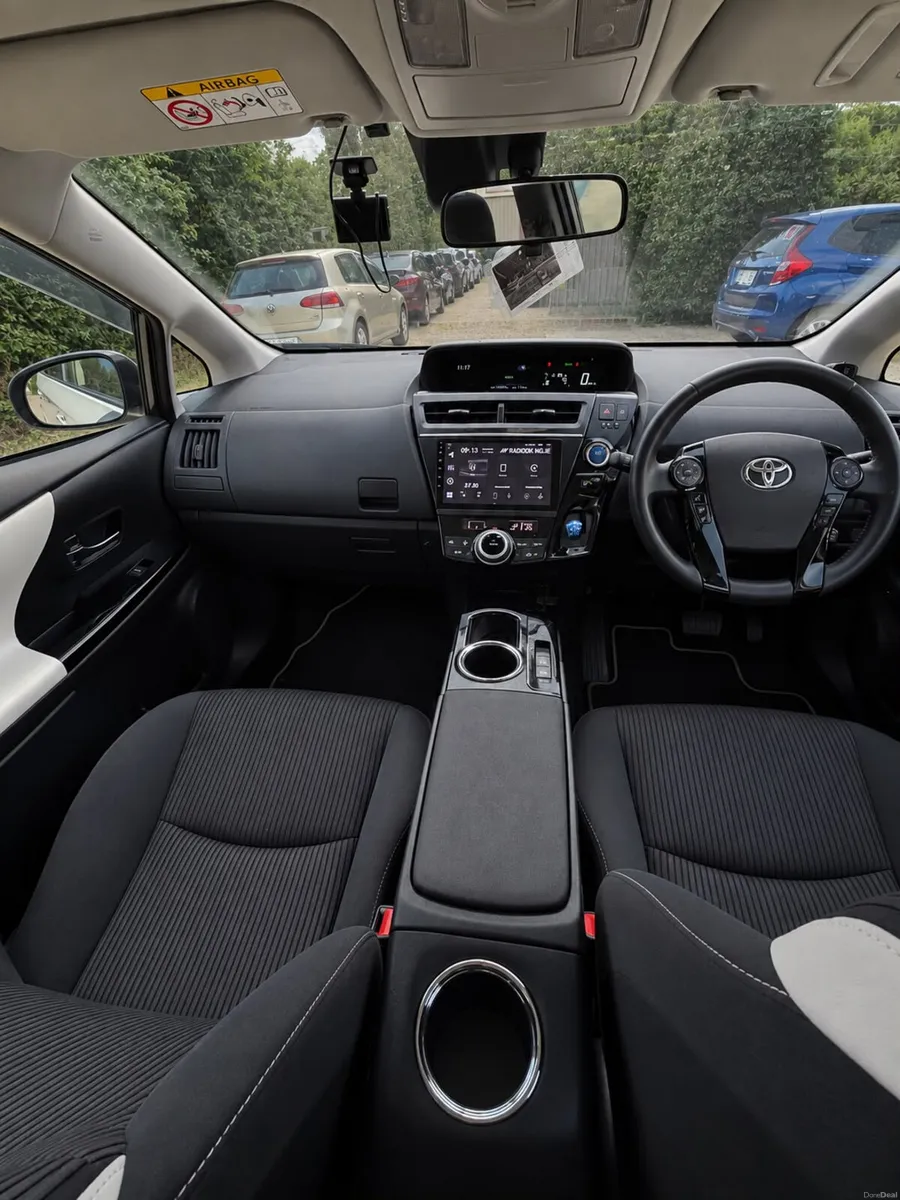 TOYOTA PRIUS ALPHA 2016 7 SEATER - Image 4