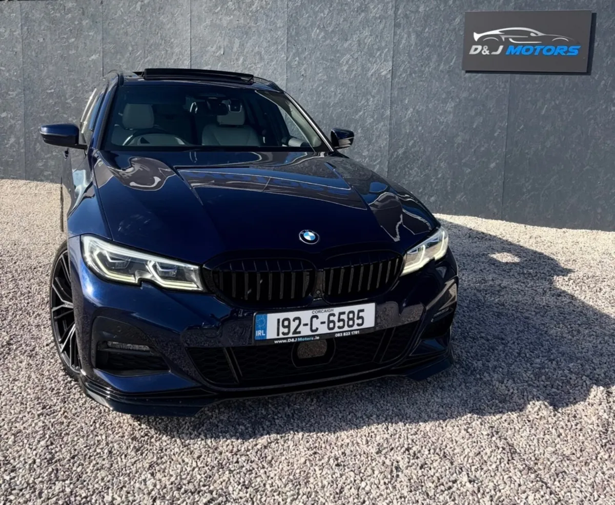 BMW 320D G21 Touring M Sport Pan Roof 2019 - Image 2