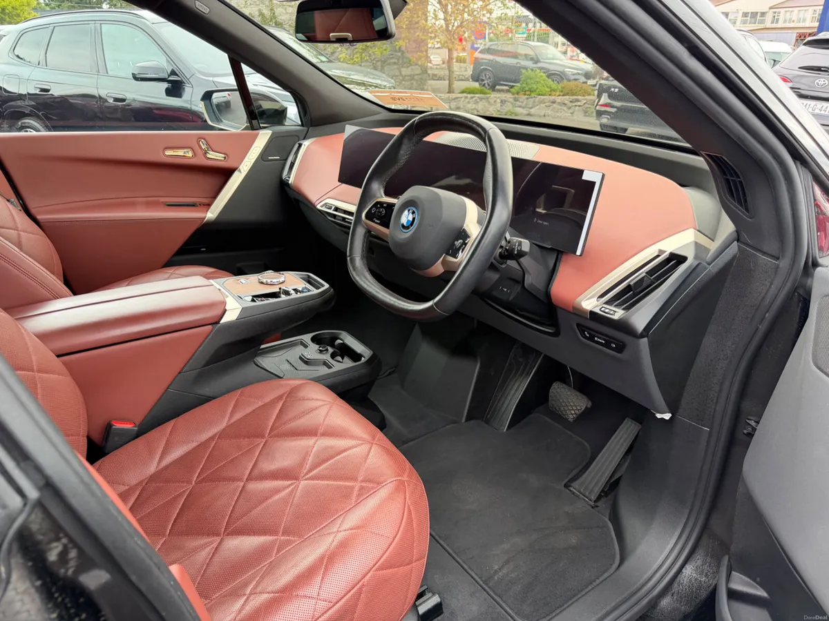 IX M50e - Fully Loaded - Long range 111kwh - Image 5