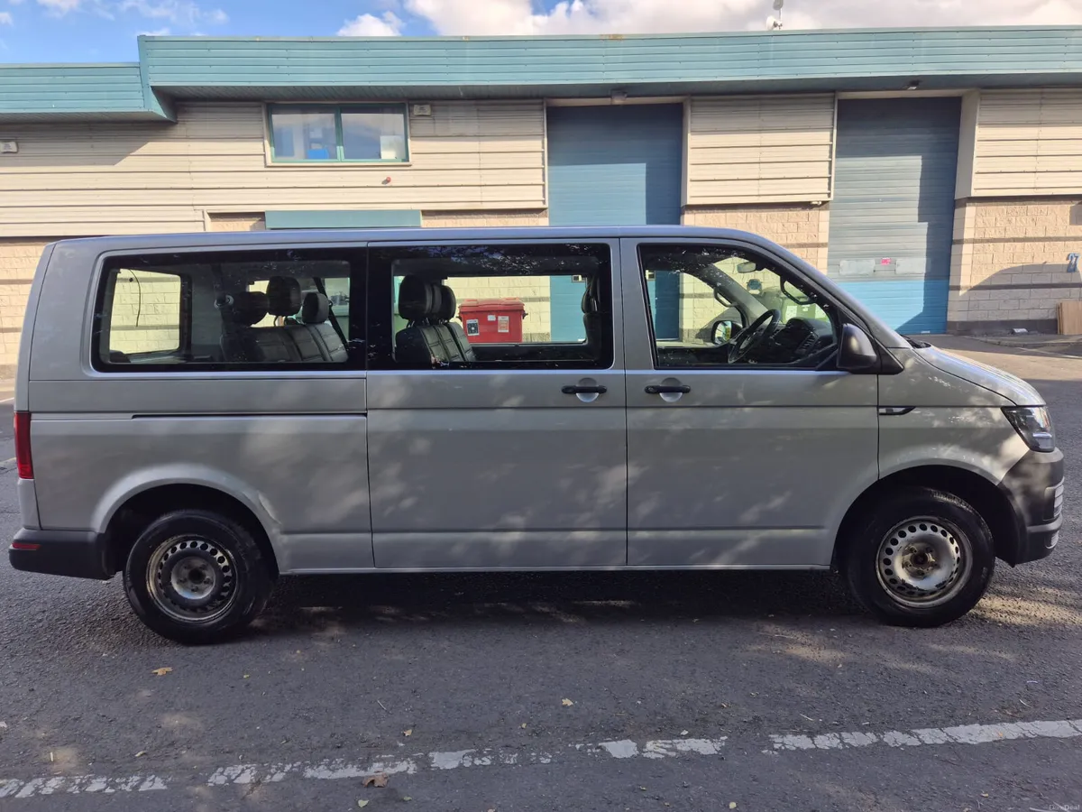 VW TRANSPORTER/2018/2.0 DIESEL/9 SEATER/AUTO - Image 4