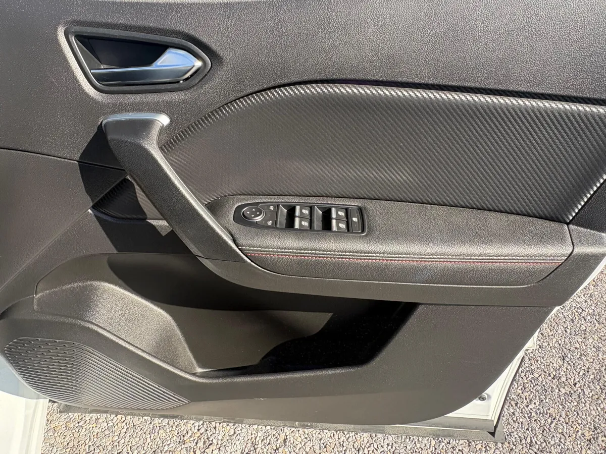 Renault Captur 2023 - Image 5