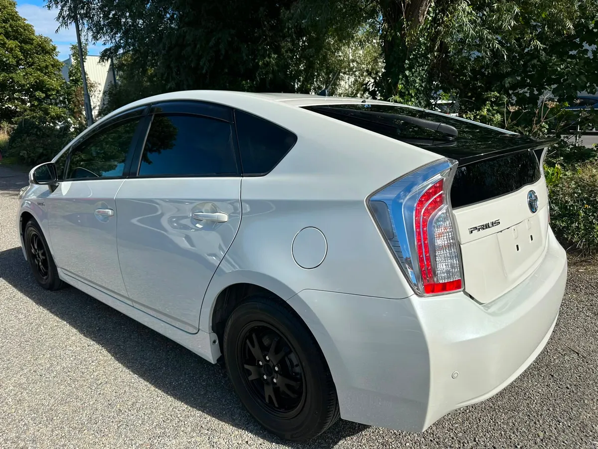 Toyota Prius low molege!!! - Image 6