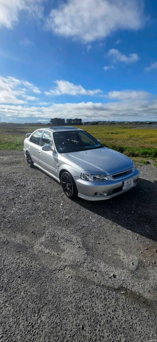 Honda civic sir - Image 2
