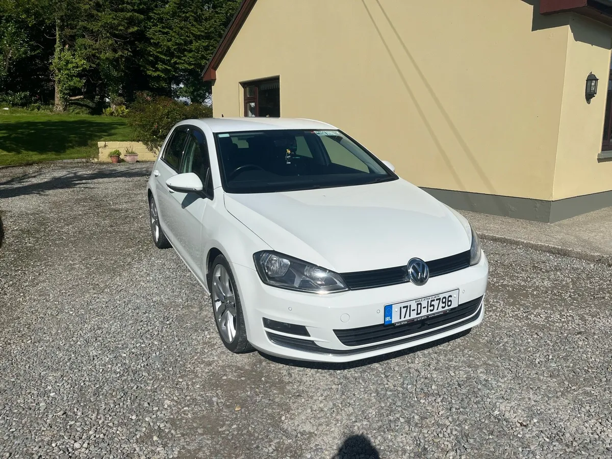 2017 Volkswagen Golf - Image 1
