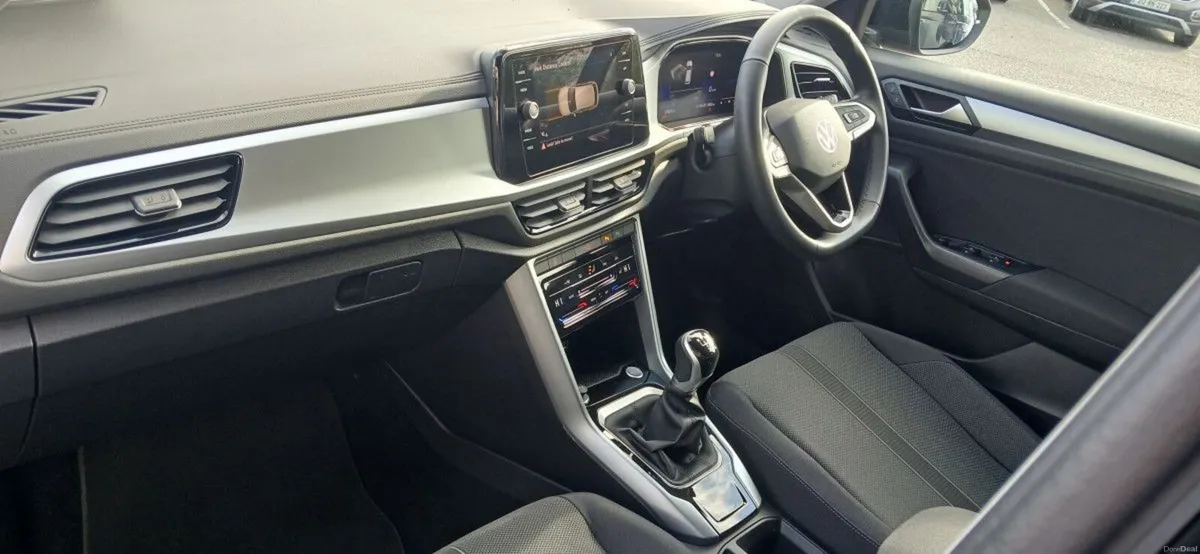 Volkswagen T-Roc EDITION 75 2.0TDI 116HP **REAR VI - Image 3