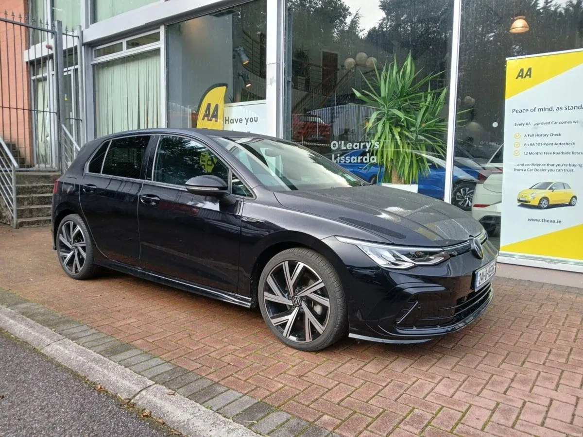 Volkswagen Golf 1.5 TSI 130HP R-Line, Extras, Blac - Image 5