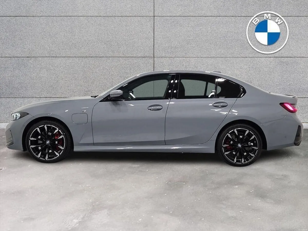 BMW 3-Series 330e M Sport Pro Saloon - Image 3