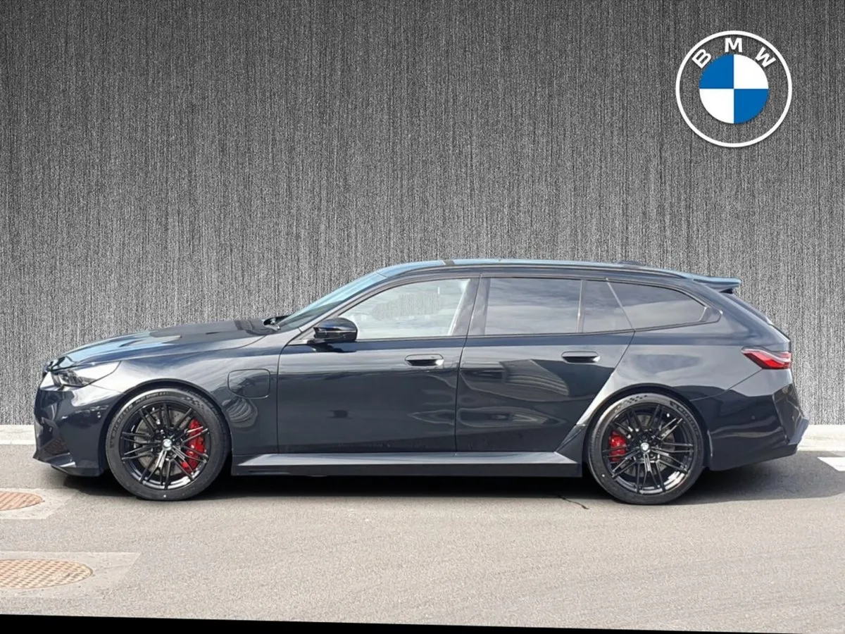 BMW M5 Touring - Image 3