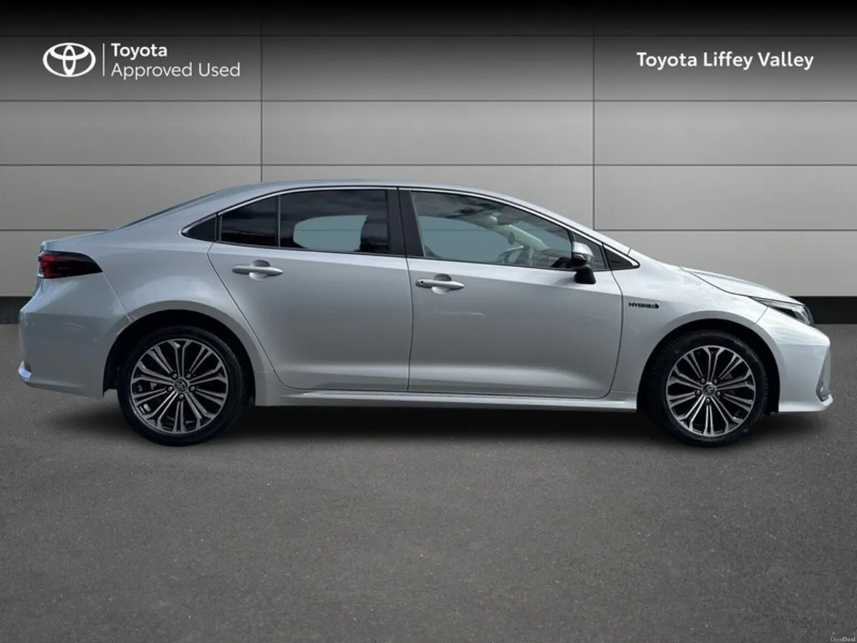 Toyota Corolla COROLLA HYBRID LUNA SPORT SALOON - Image 3