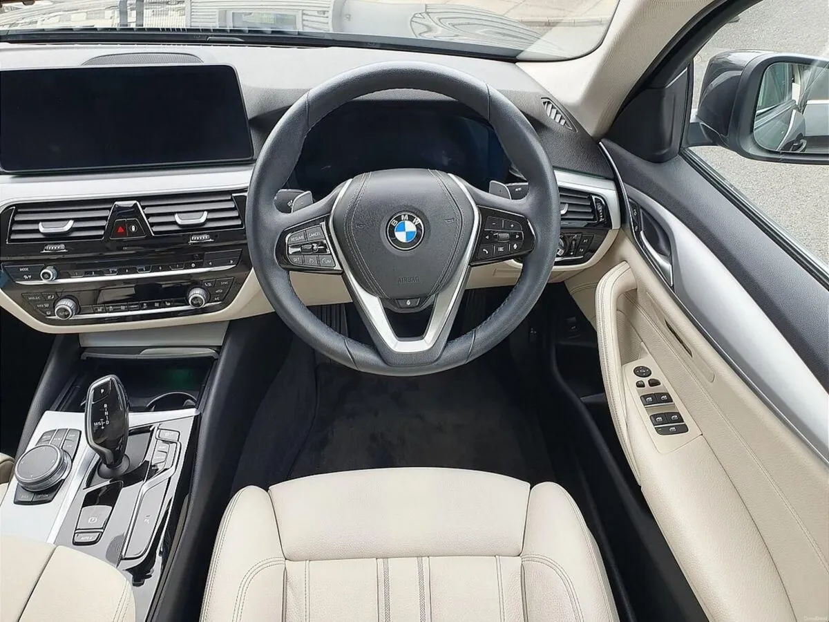 BMW 5-Series 520d SE Saloon - Image 5