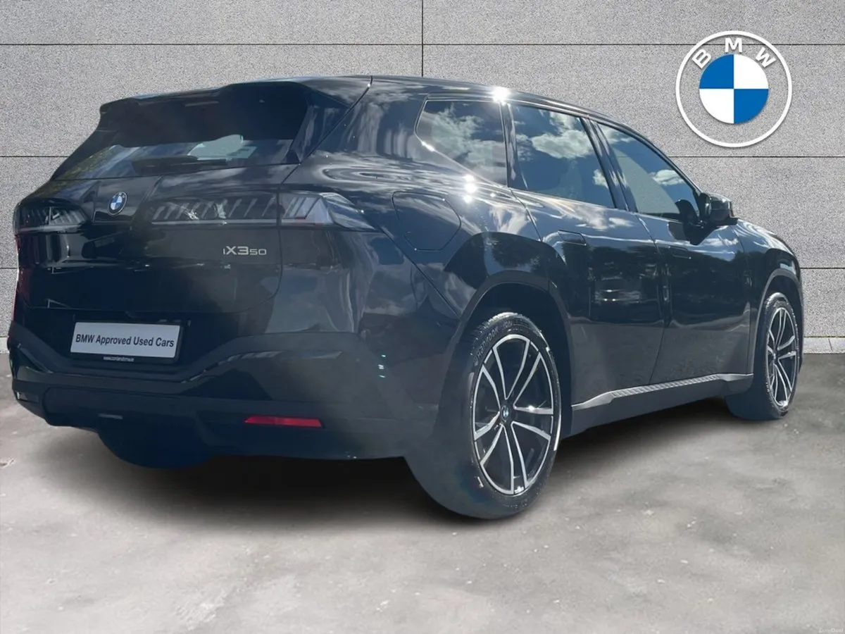 BMW iX3 50 xDrive - Image 2