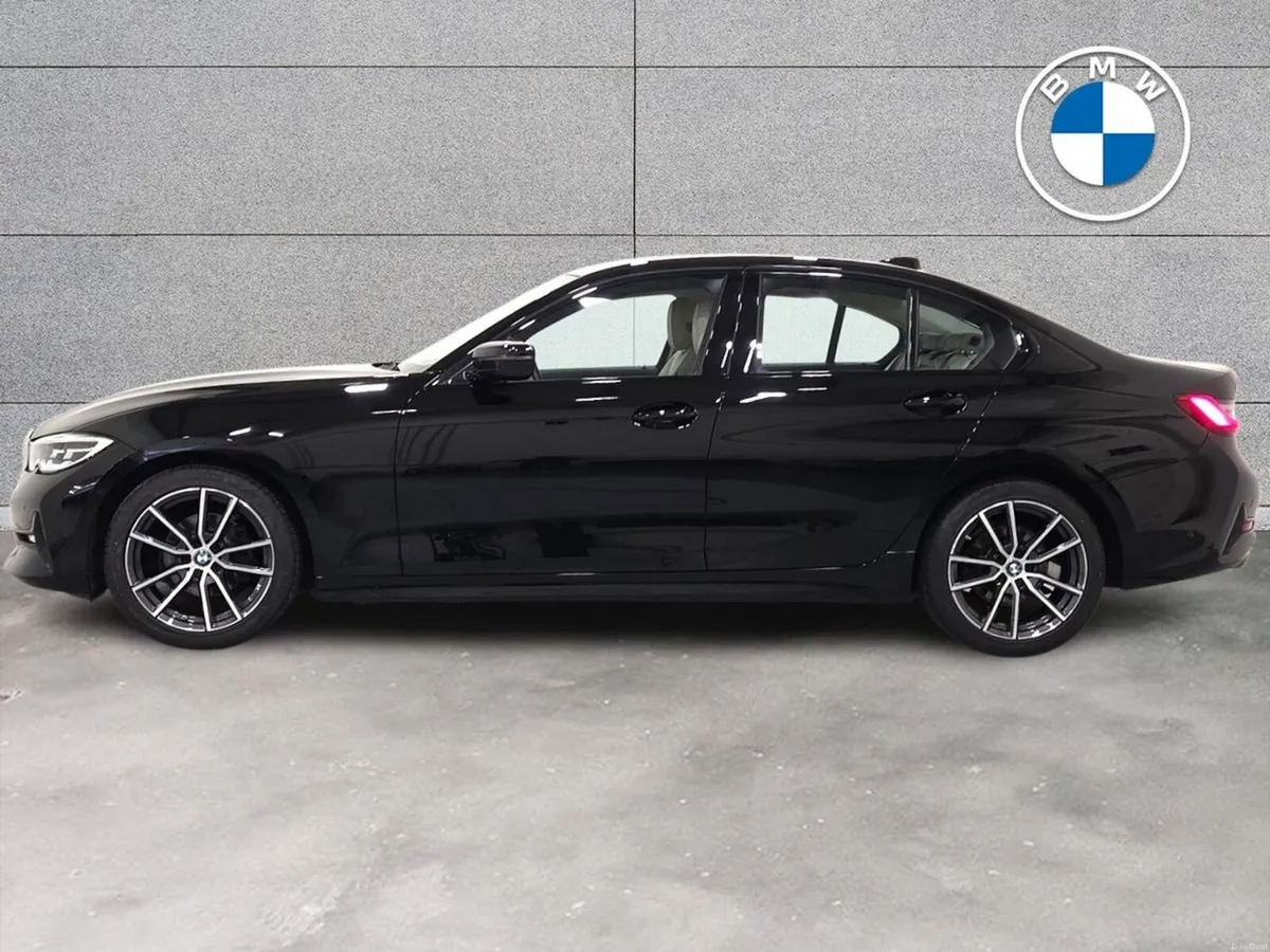 BMW 3-Series 318d Sport Saloon - Image 3