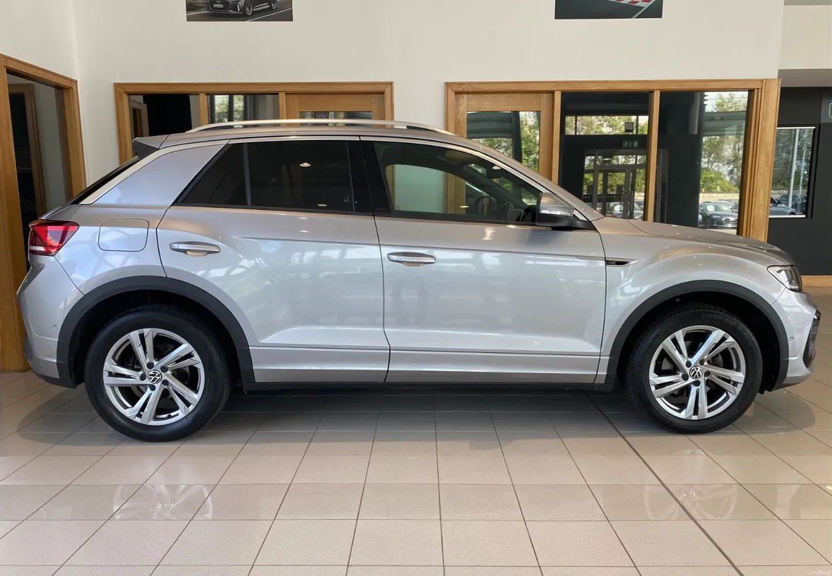 Volkswagen T-Roc 2023 - Image 2
