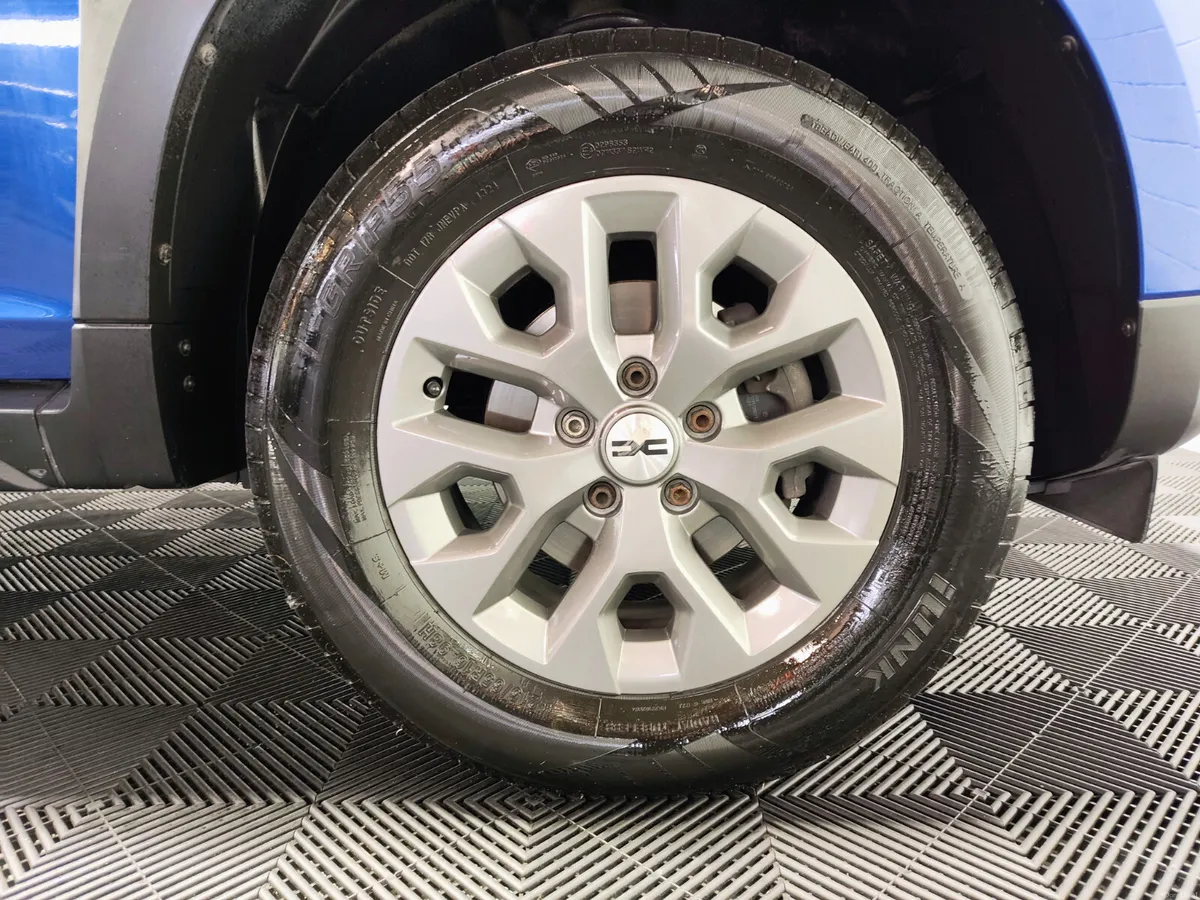 Dacia Duster 2023 1.5 DCI EXPRESSION SPEC EXTRAS - Image 4