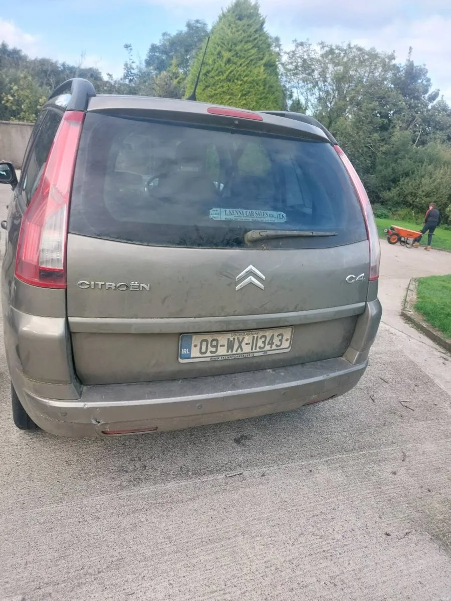 7 seater - Image 4