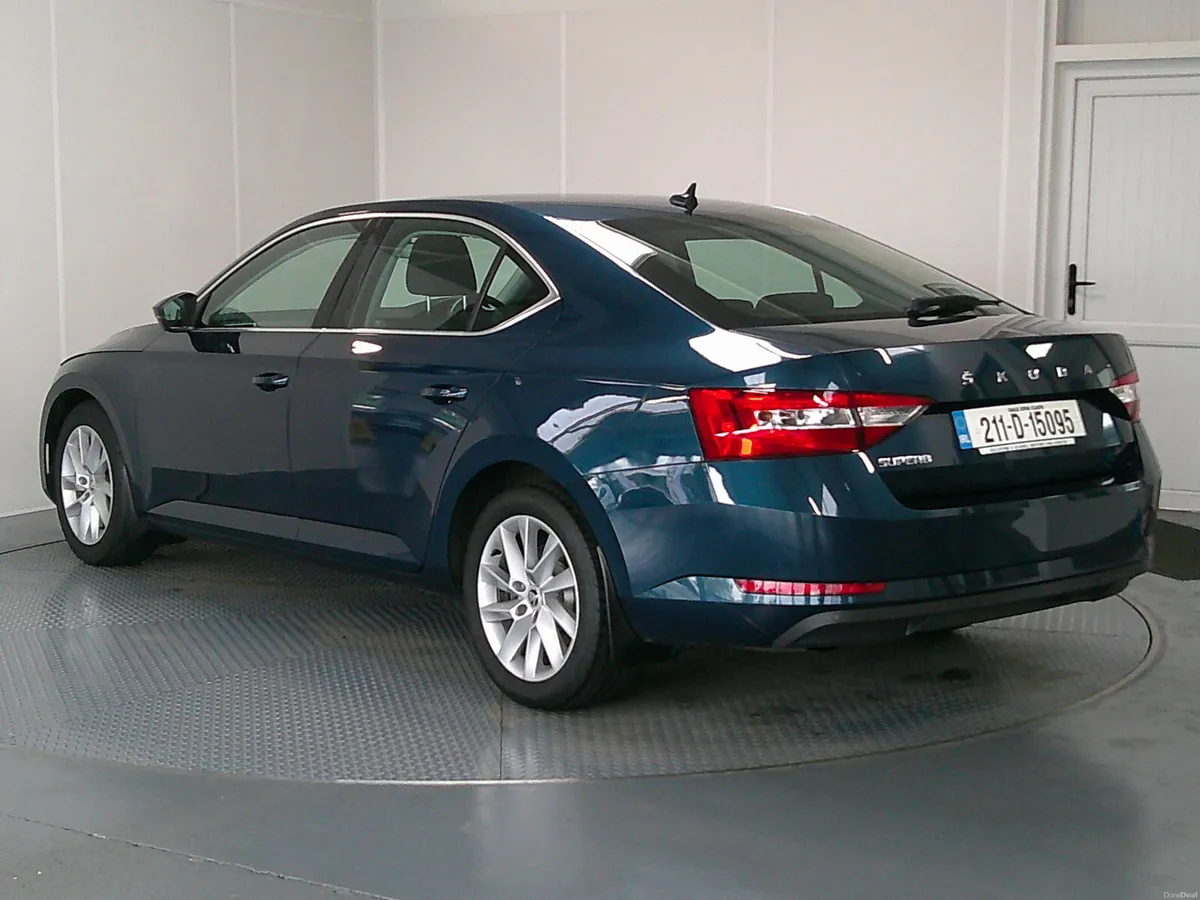 Skoda Superb 2021 - Image 5