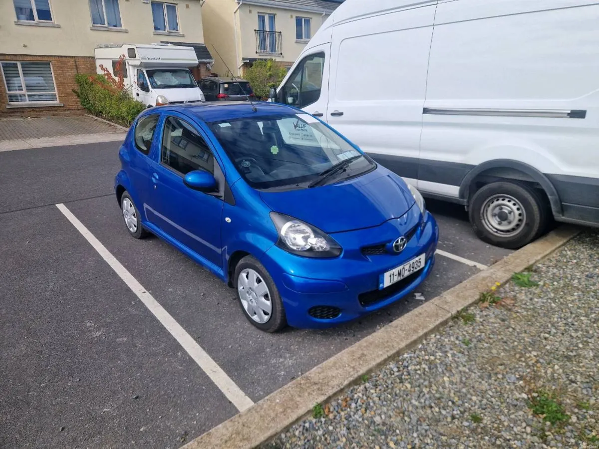 2011 Toyota aygo 1.0 nct 04/27 tax 10/26 - Image 2