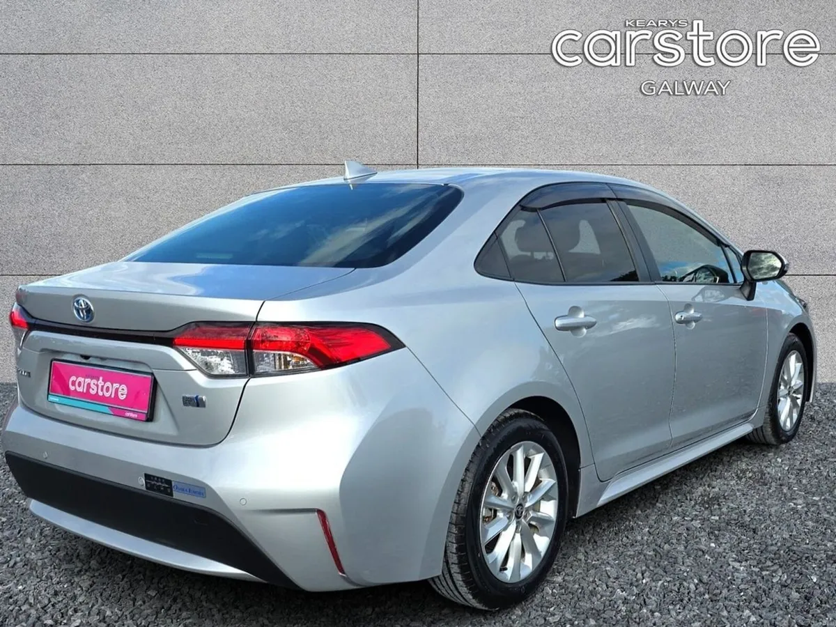 Toyota Corolla 4D Hybrid S - Image 3