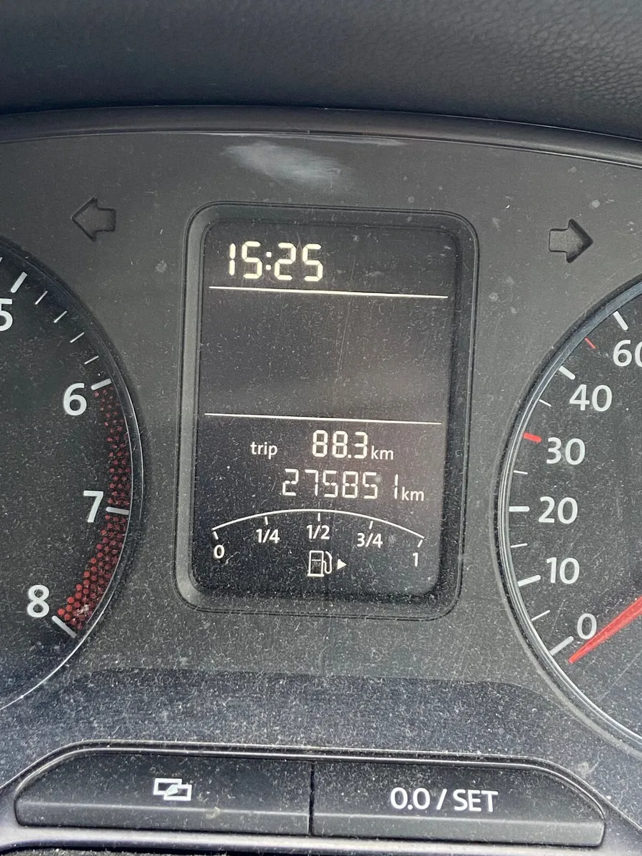Volkswagen Polo 2010 - Image 2