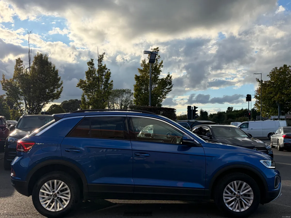 2023 Volkswagen T-Roc Life 1.0 Petrol - Image 4