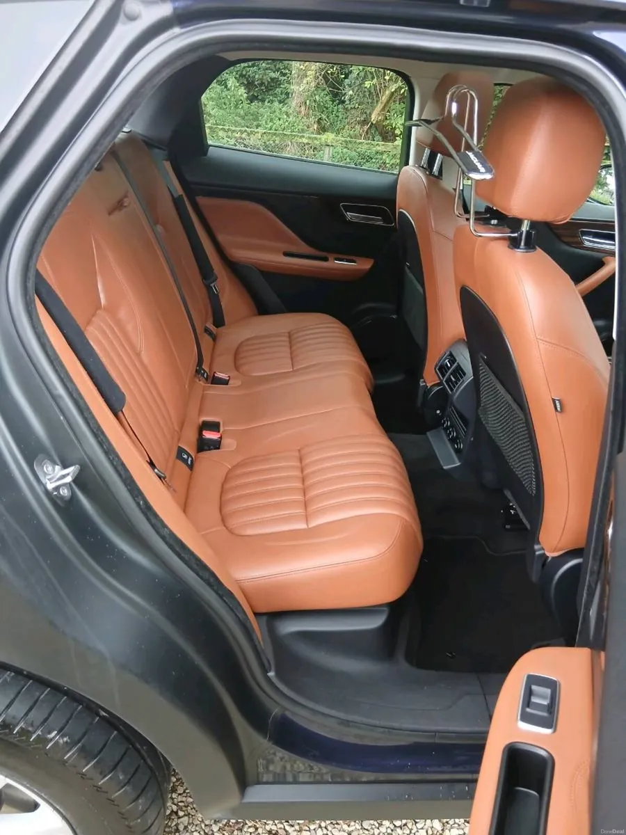 Superb F-Pace 2.0L AWD Porpfolio.1 owner. - Image 3