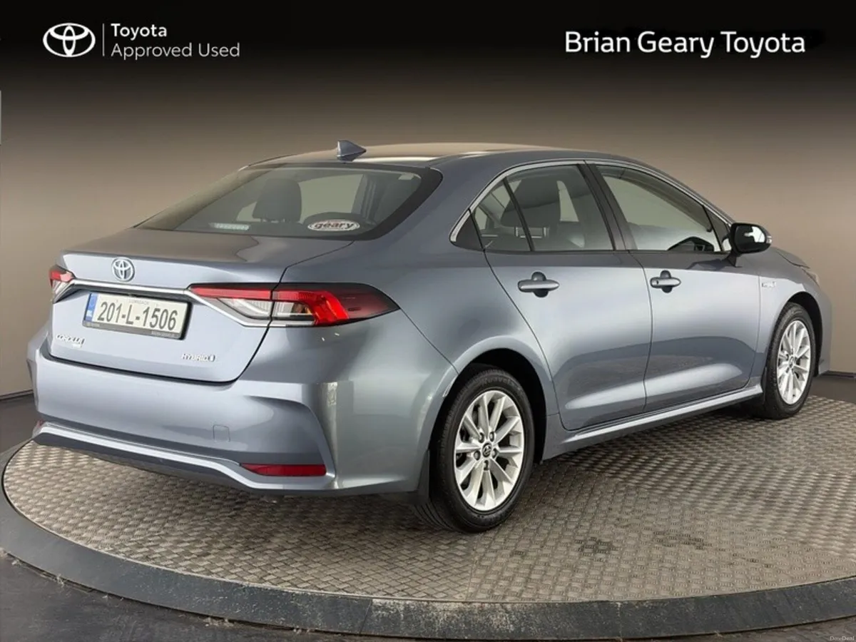 Toyota Corolla HYBRID LUNA SAL - Image 2