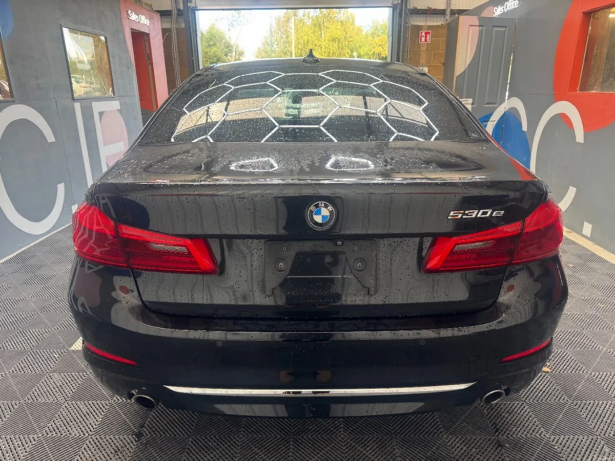 BMW 5-Series 2018 BMW 5 530E M-SPORT IPERFORMANCE - Image 4