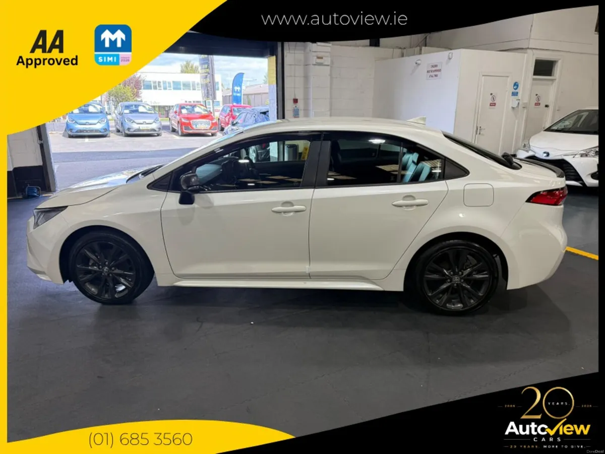 Toyota Corolla 1.8 Self-Charging Hybrid. AA APPROV - Image 4